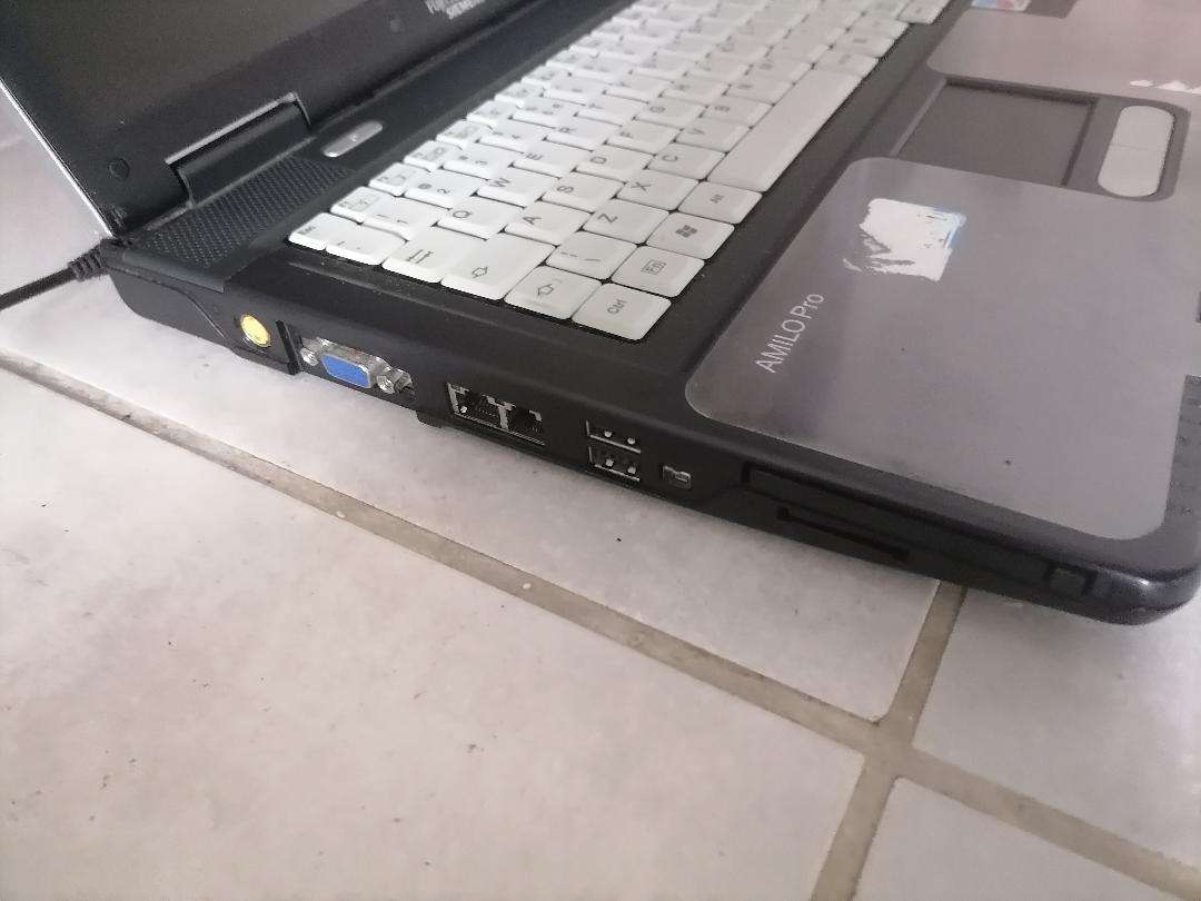 FUJITSU SIEMENS AMILO PRO LAPTOP