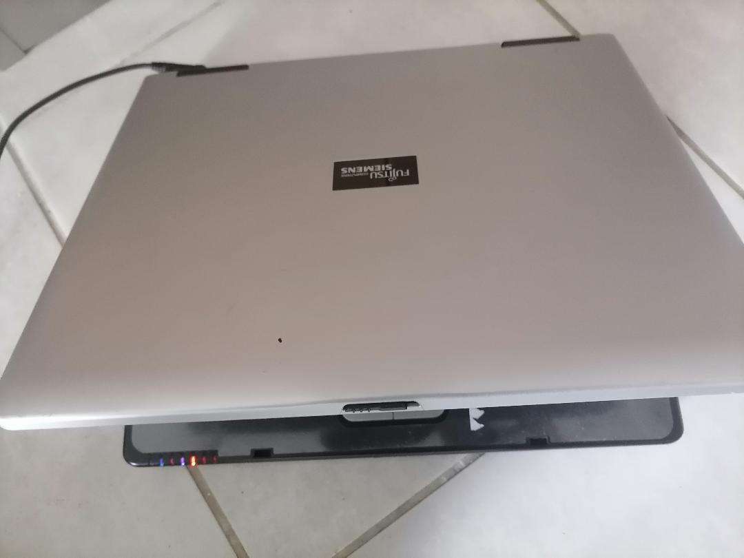 FUJITSU SIEMENS AMILO PRO LAPTOP
