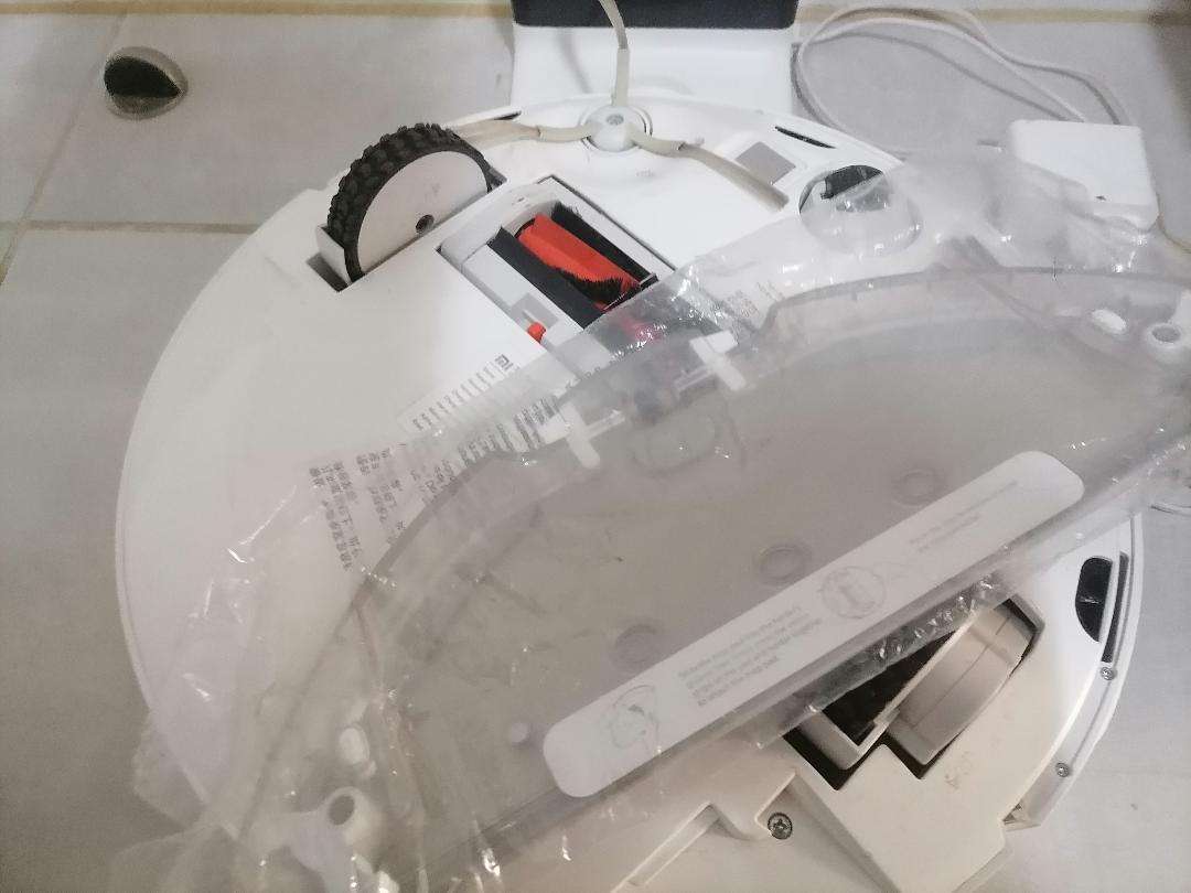 XIAOMI MI MOP ESSENTIAL ROBOT VAC WITH CHARGING STATION