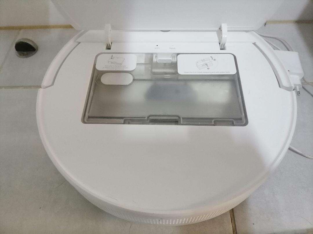 XIAOMI MI MOP ESSENTIAL ROBOT VAC WITH CHARGING STATION