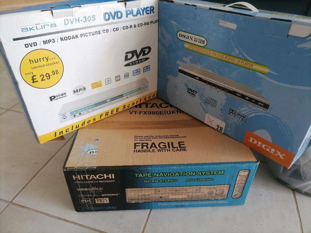 LOT OF DVD/VIDEO CASETTE RECORDER*NEW/UK PLUG(STORAGE)