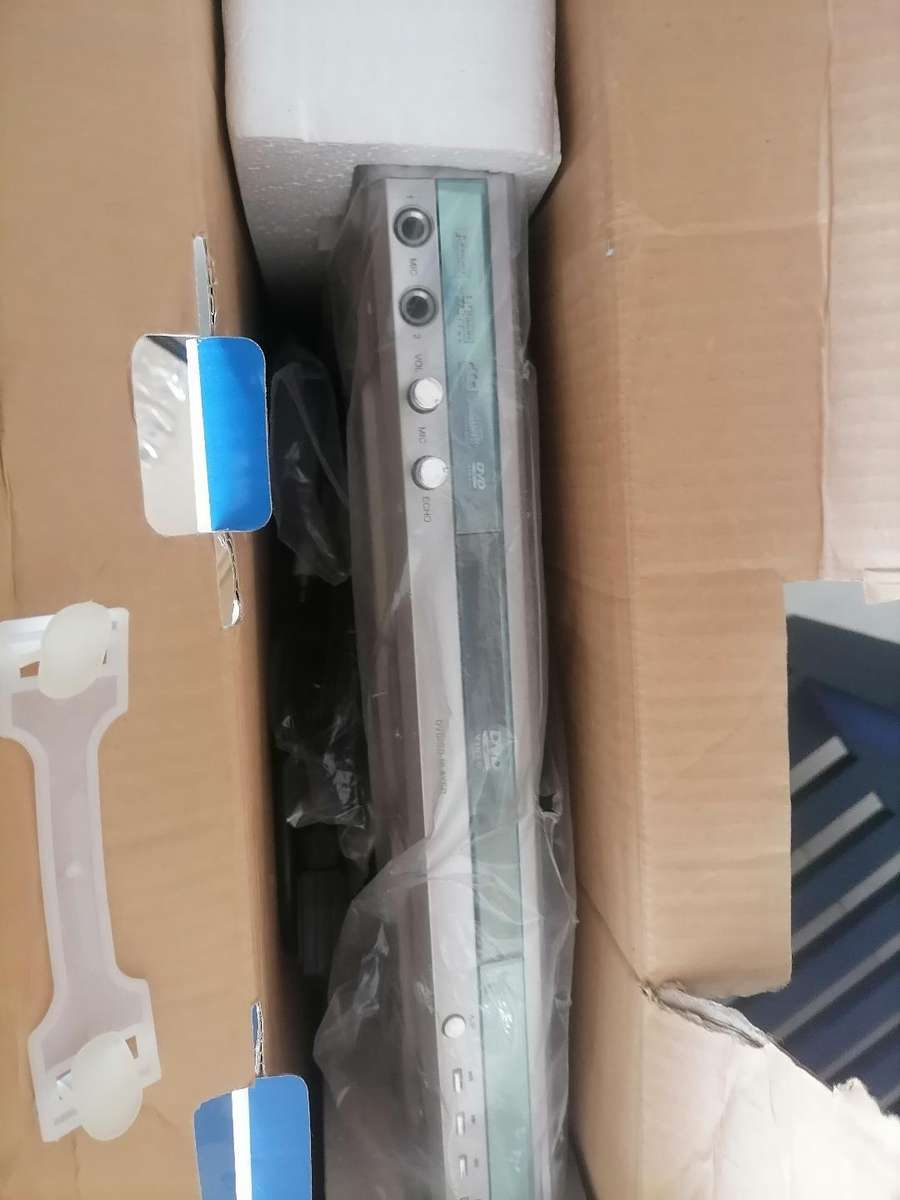 LOT OF DVD/VIDEO CASETTE RECORDER*NEW/UK PLUG(STORAGE)