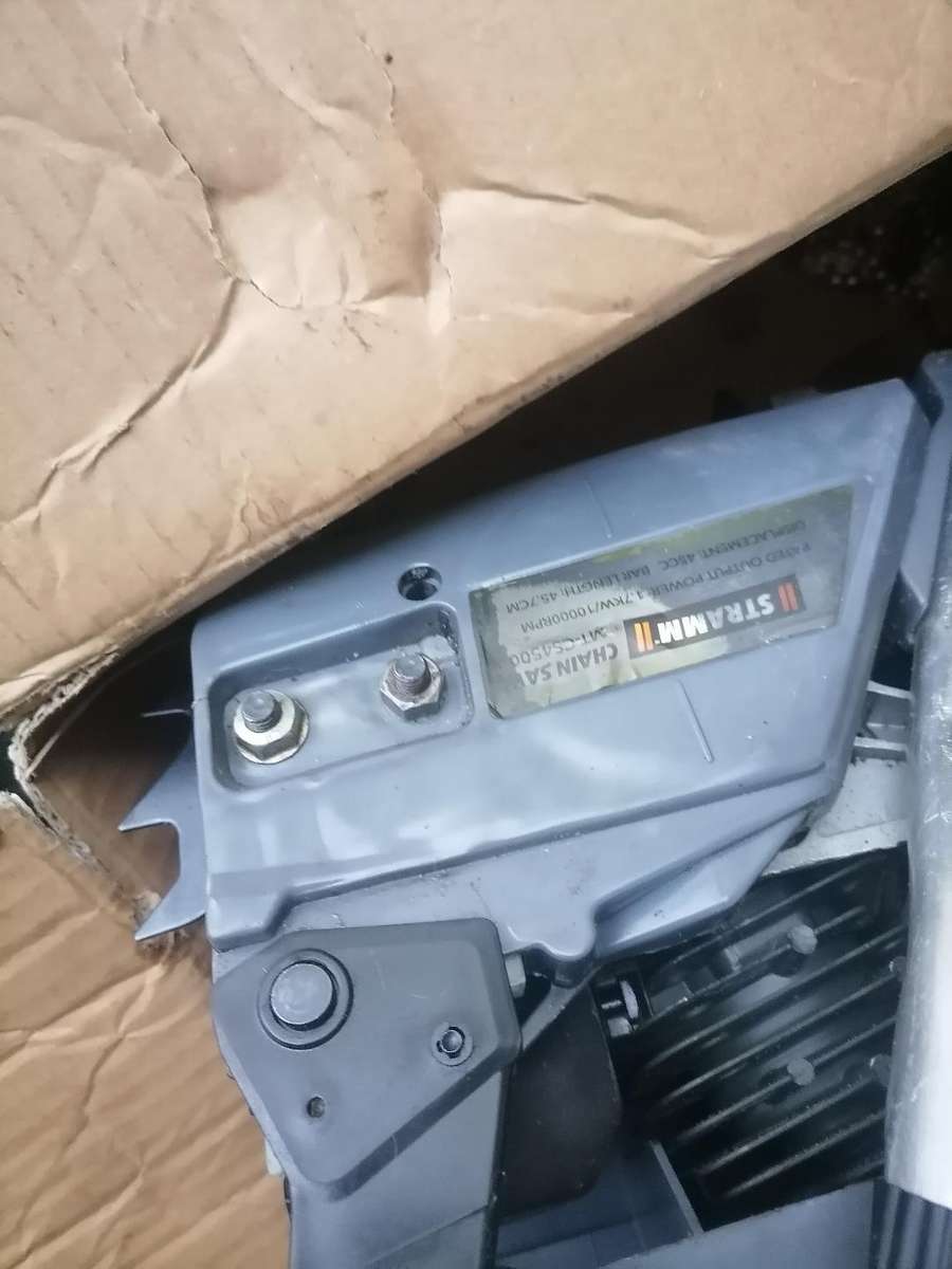 Stram 45cc Chainsaw with Guide Bar, Chain, Tools in box