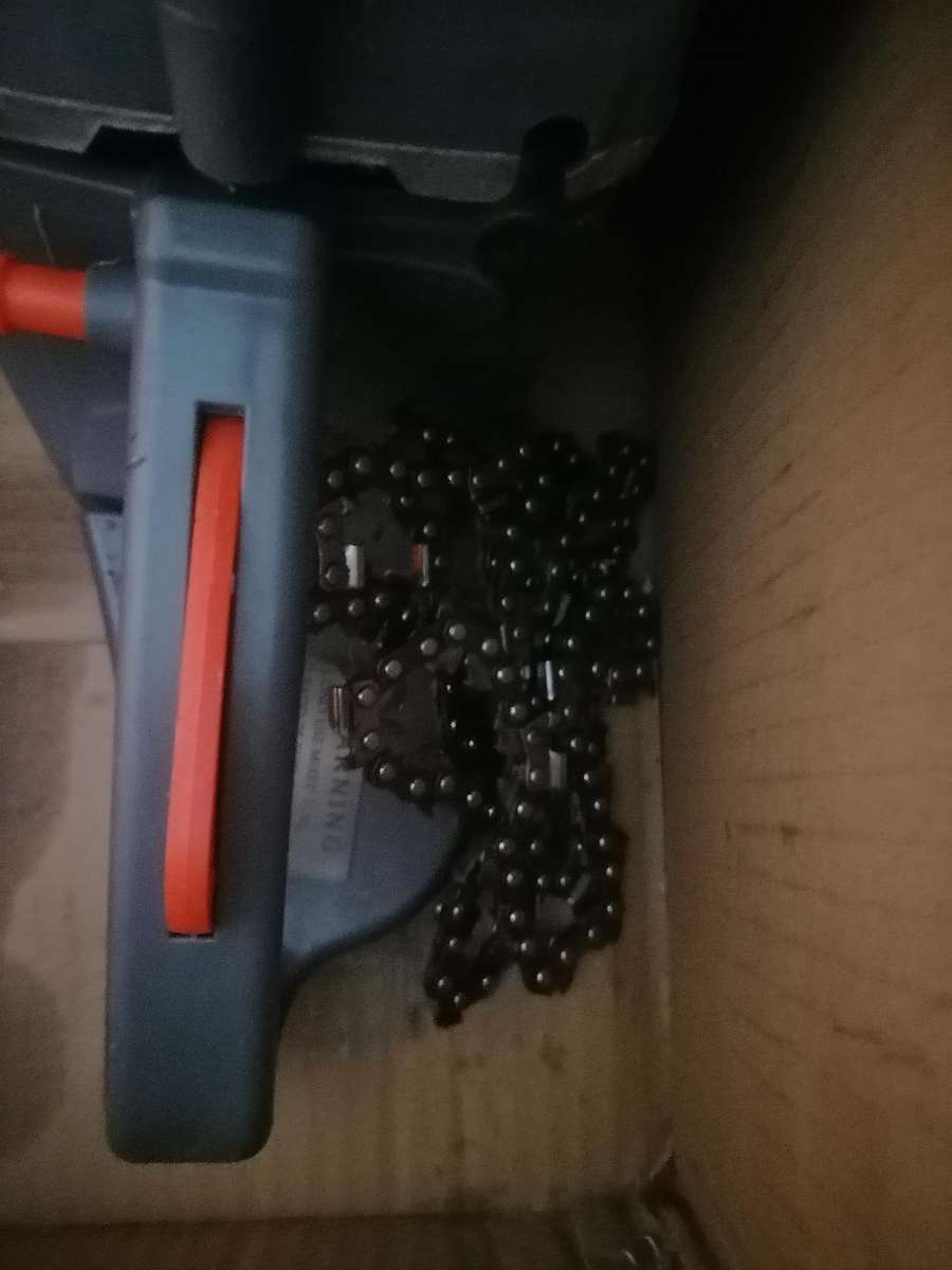 Stram 45cc Chainsaw with Guide Bar, Chain, Tools in box