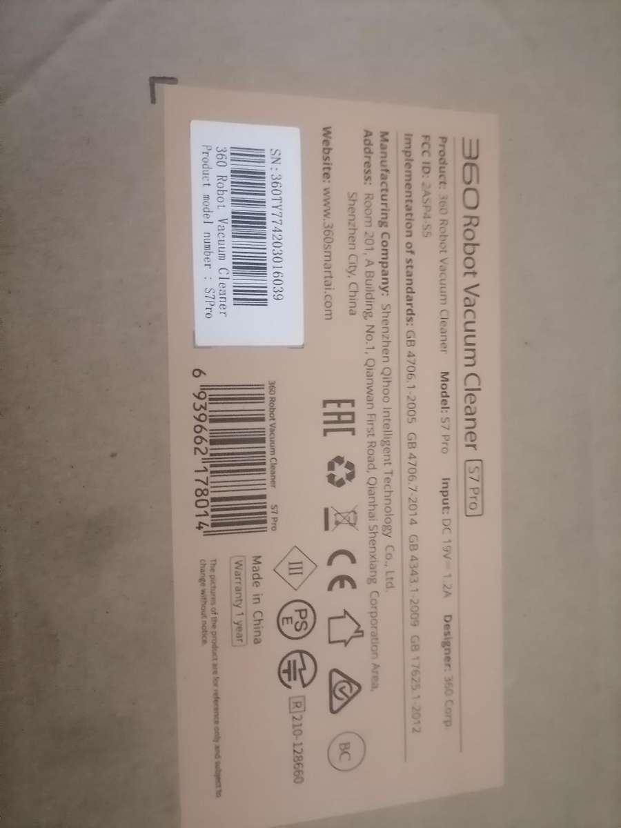 360 S7 Pro Robot Vacuum with attachments and charging station