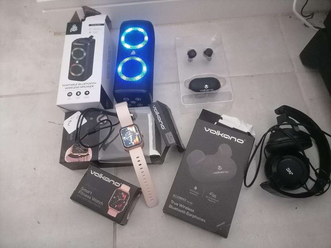 Bulk lot of electronics