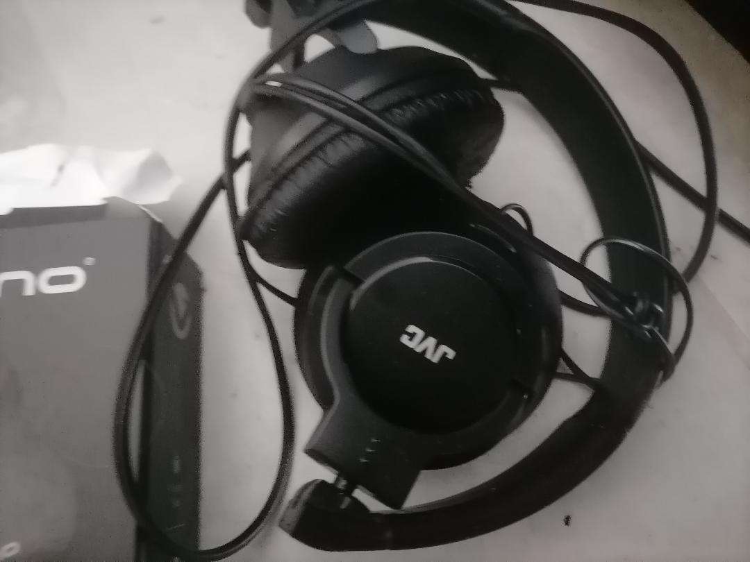 Bulk lot of electronics