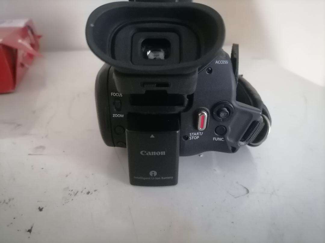 CANNON XA25 PROFESSIONAL HD CAMCORDER