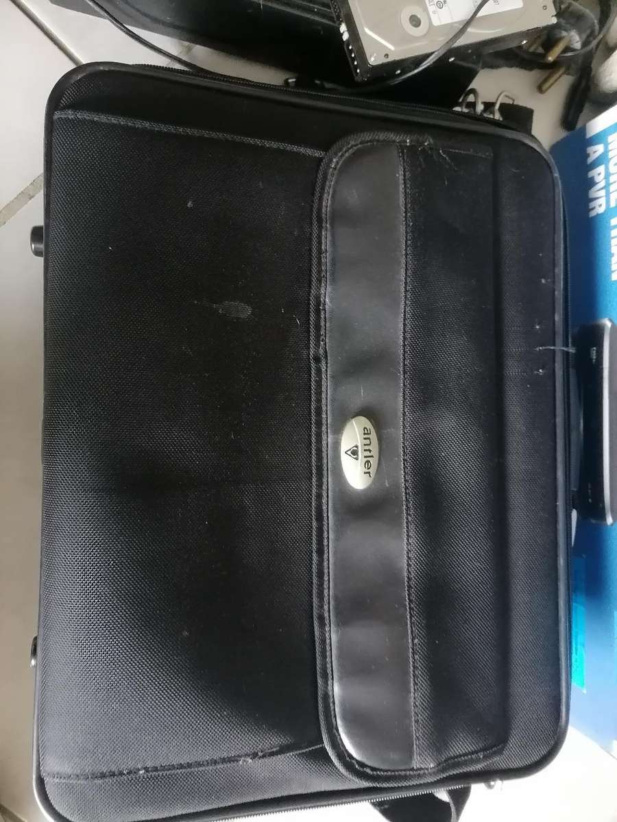 Bulk lot of untested electronics - one bid for the lot