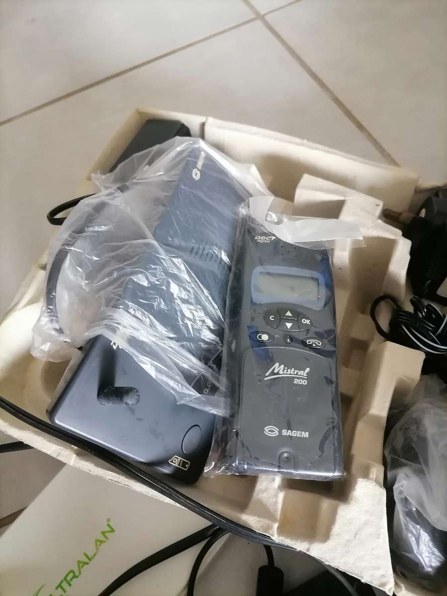 Bulk lot of untested electronics - one bid for the lot