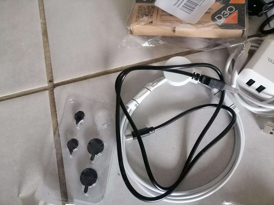 Bulk lot of untested electronics - one bid for the lot