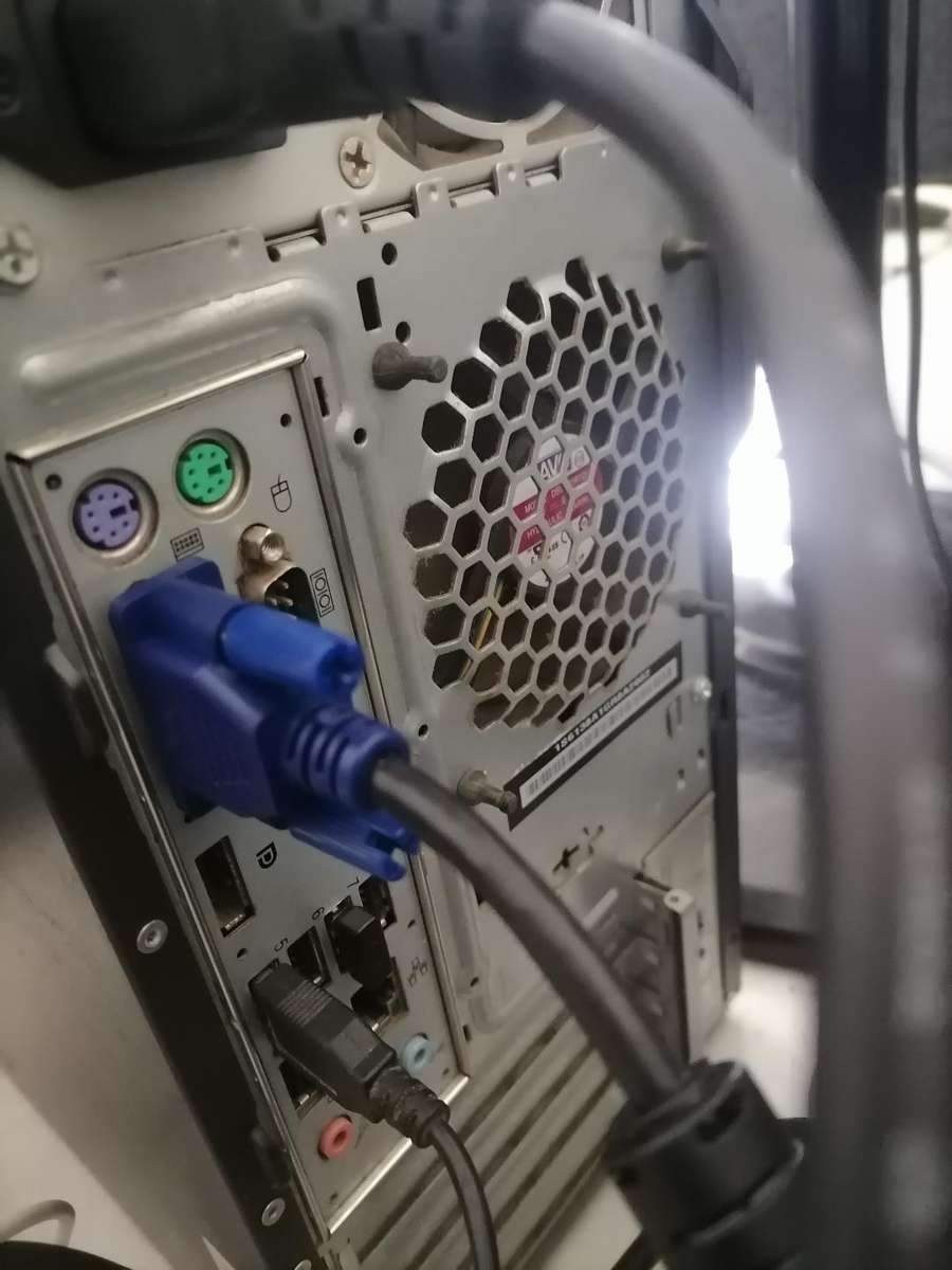 Lenovo Duo Core PC Desktop with Fujitsu 20 Inch LCD Screen + Keyboard/Mouse