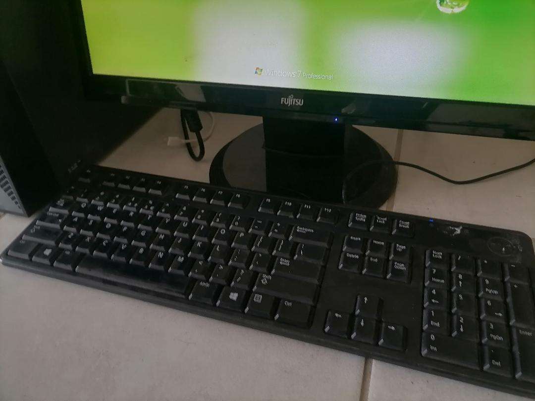 Lenovo Duo Core PC Desktop with Fujitsu 20 Inch LCD Screen + Keyboard/Mouse