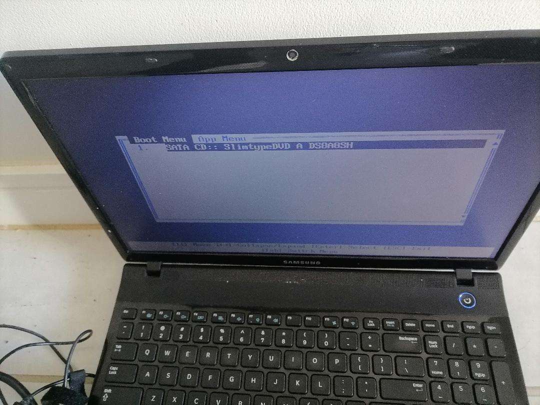 i5 Samsung NP300E5C Laptop with charger**