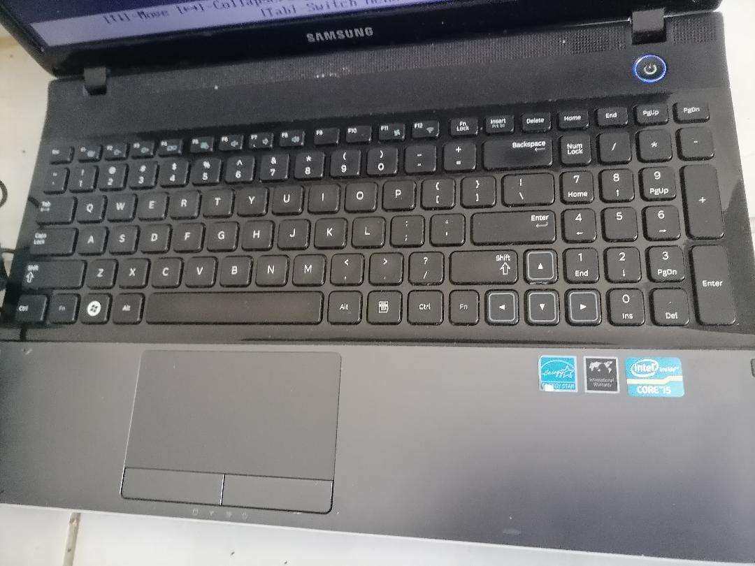 i5 Samsung NP300E5C Laptop with charger**