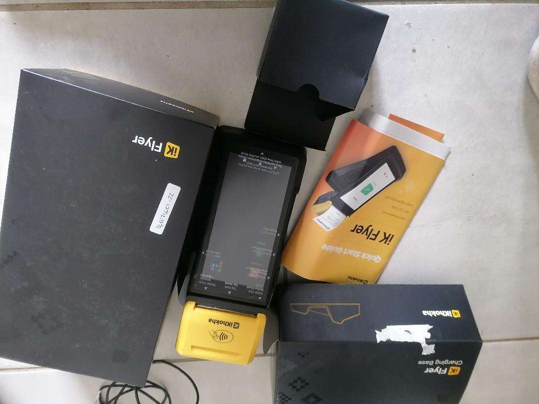 New iKhokha Flyer Card Machine with Charging Station & Accessories