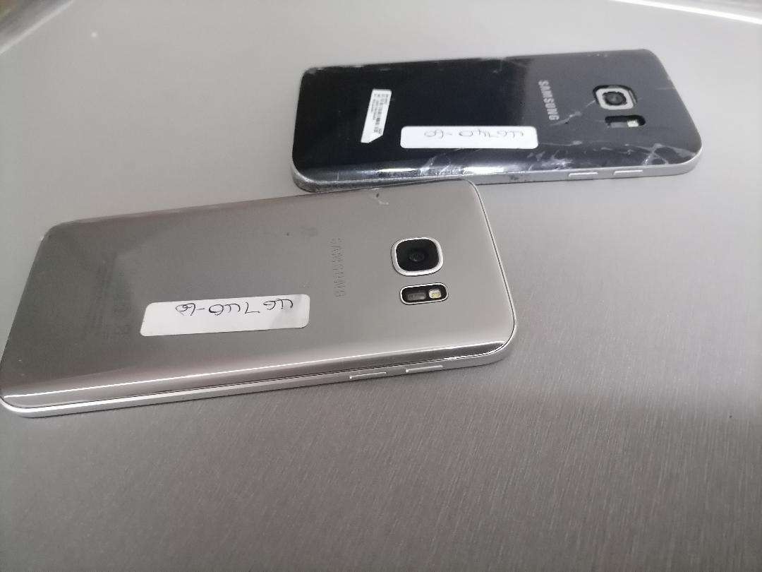 LOT OF 2 X SAMSUNG S6 CELLPHONES