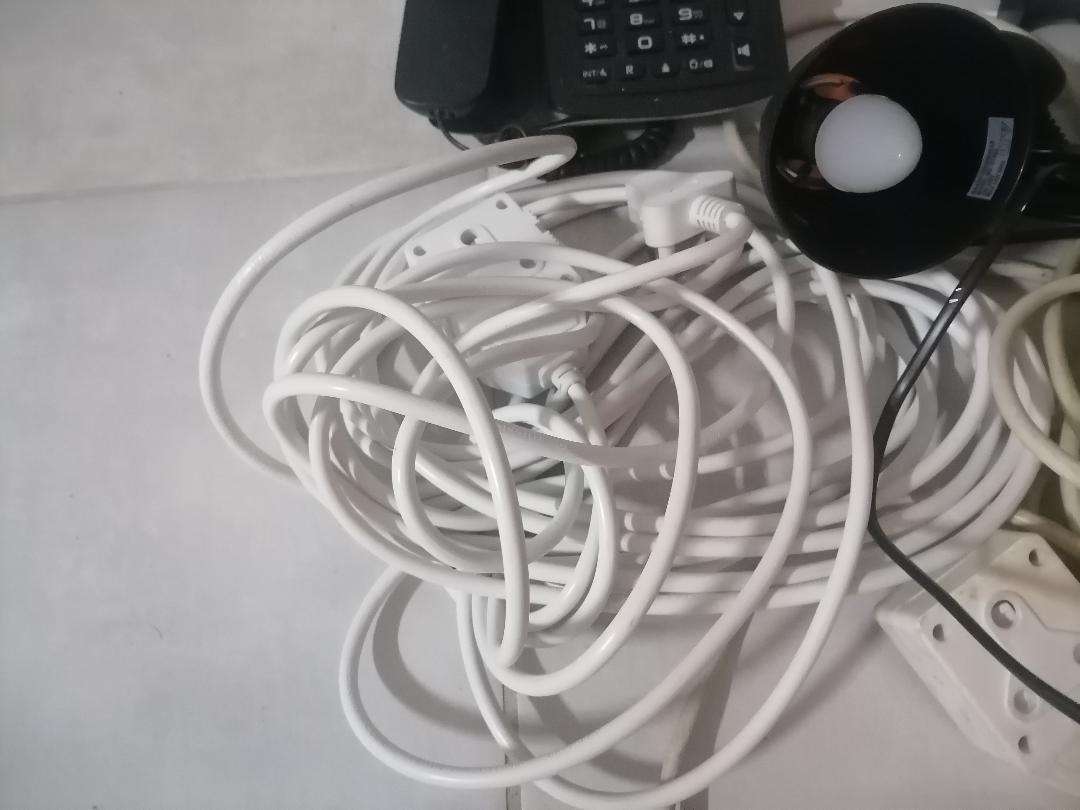 LOT OF 2 X EXTENTION CORDS AND ODDS*AS PER PICS