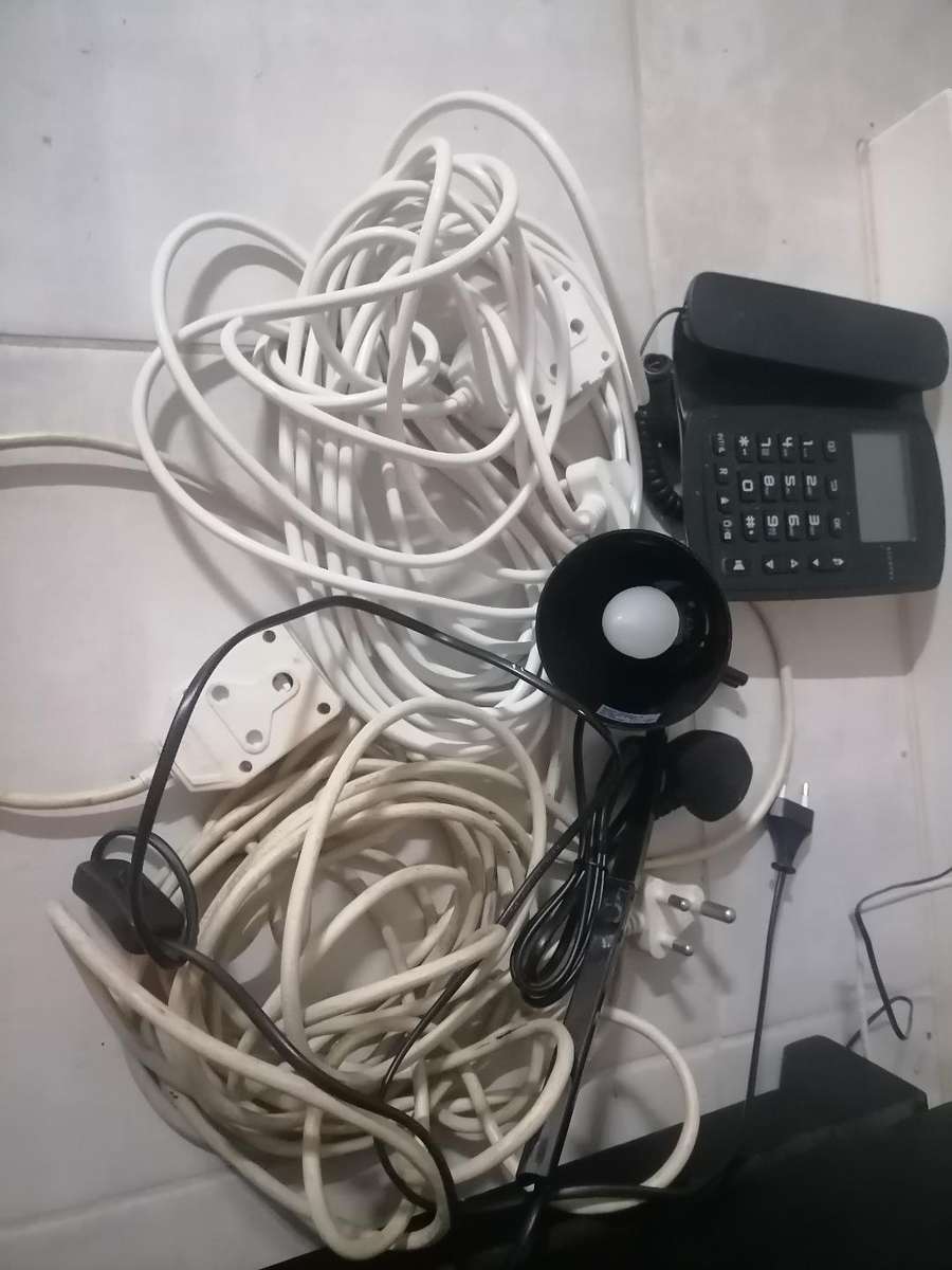 LOT OF 2 X EXTENTION CORDS AND ODDS*AS PER PICS