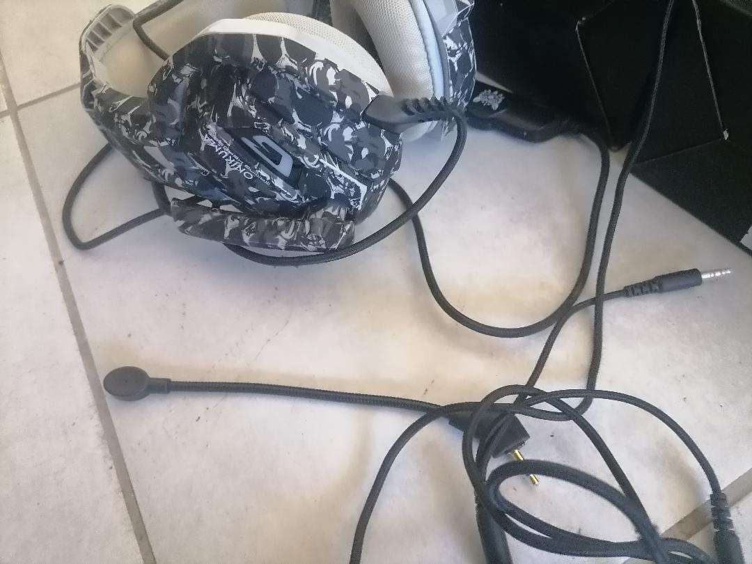 2 X ONIKUMA Wired Headset Stereo Gaming Headphone*