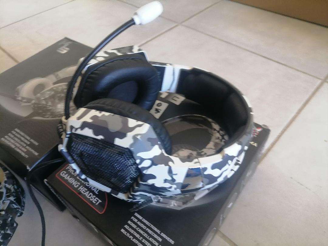 2 X ONIKUMA Wired Headset Stereo Gaming Headphone*