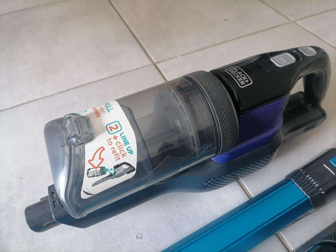 2 x Black and Decker Power Series Extreme Cordless Vacuums(spares or repairs)