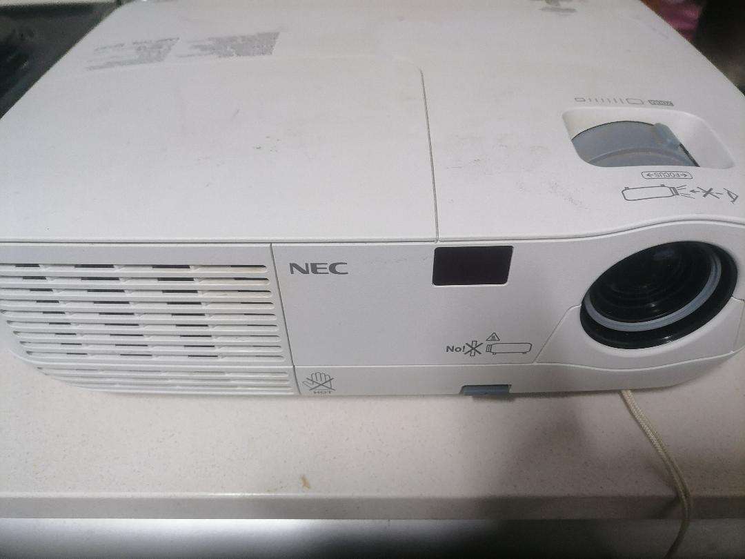 NEC Ultimate 3D Experience with a 3D ready DLP®Projector