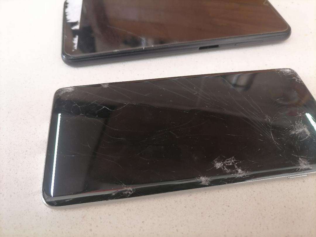 2 x SAMSUNG PHONES*ONE BID FOR BOTH*