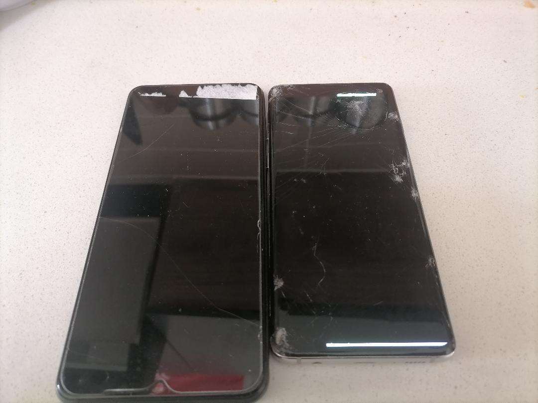 2 x SAMSUNG PHONES*ONE BID FOR BOTH*