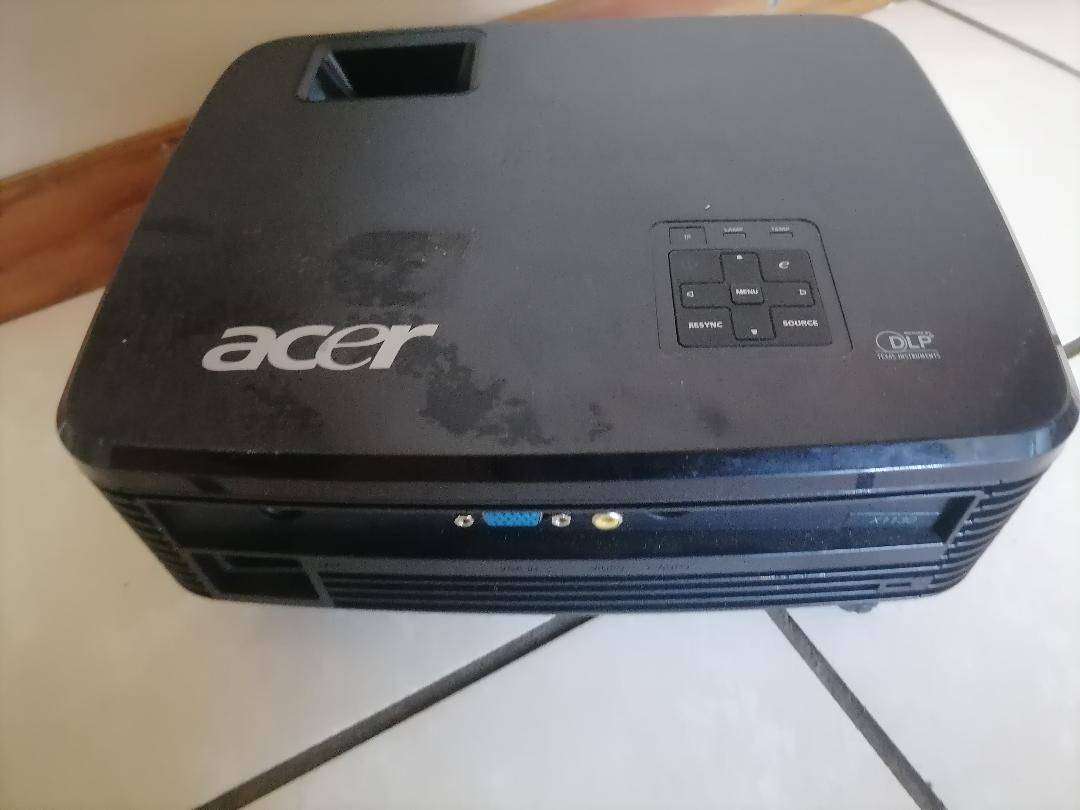 ACER X1130 DLP PROJECTOR