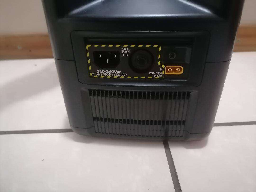 EcoFlow RIVER 288Wh Portable Power Station (warning flashing)