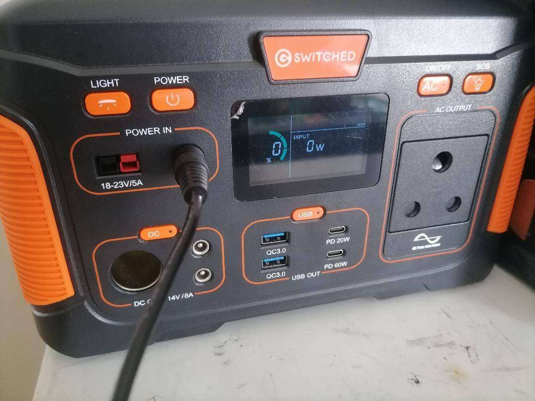 Switched 300W Professional Portable Power Station (307WH)Not charging