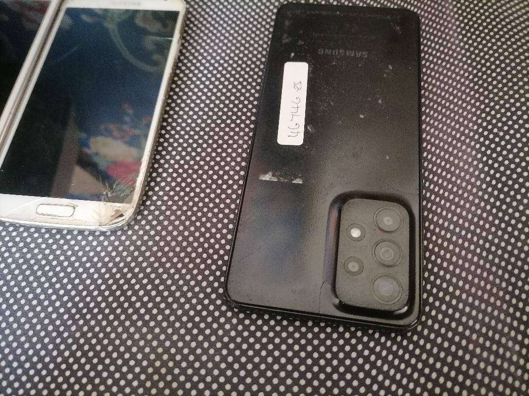 Lot of 4 x Samsung cellphones