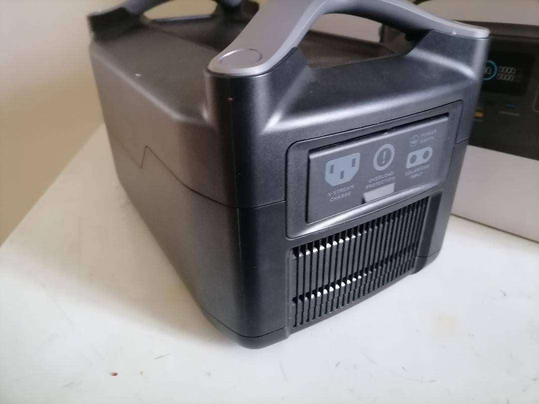 EcoFlow RIVER 288Wh Portable Power Station (not charging)