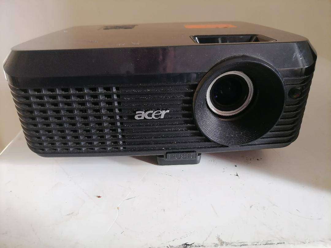 ACER X1130P DLP PROJECTOR