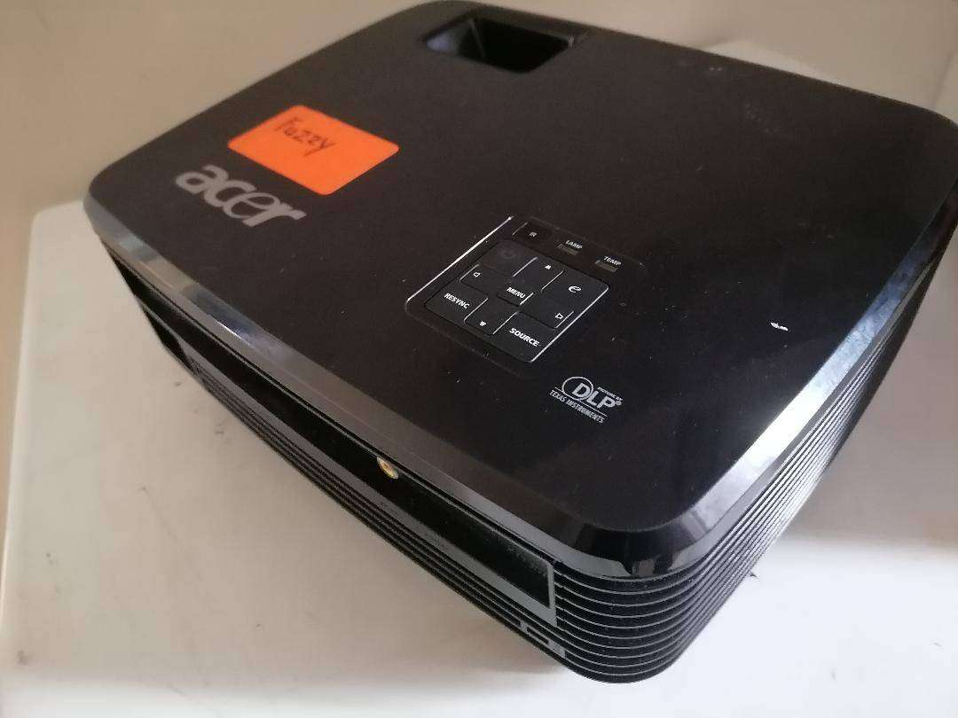 ACER X1130P DLP PROJECTOR