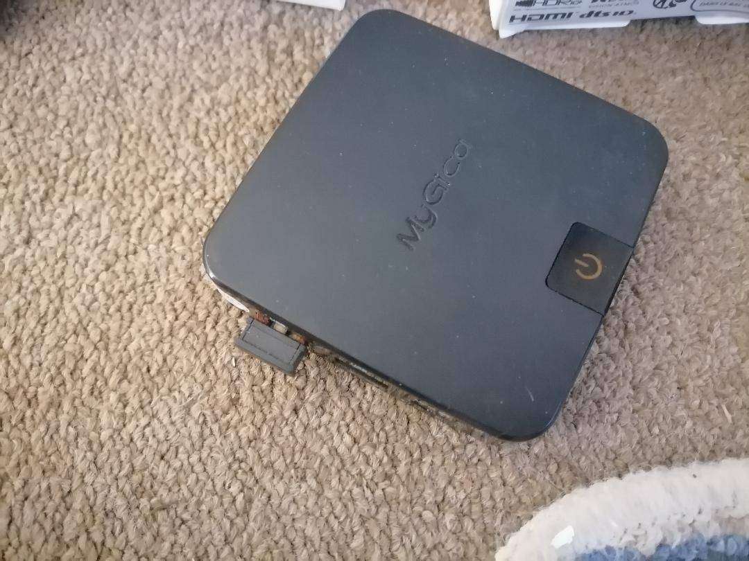 Lot of 4 x Smart TV Boxes - No Power Cords