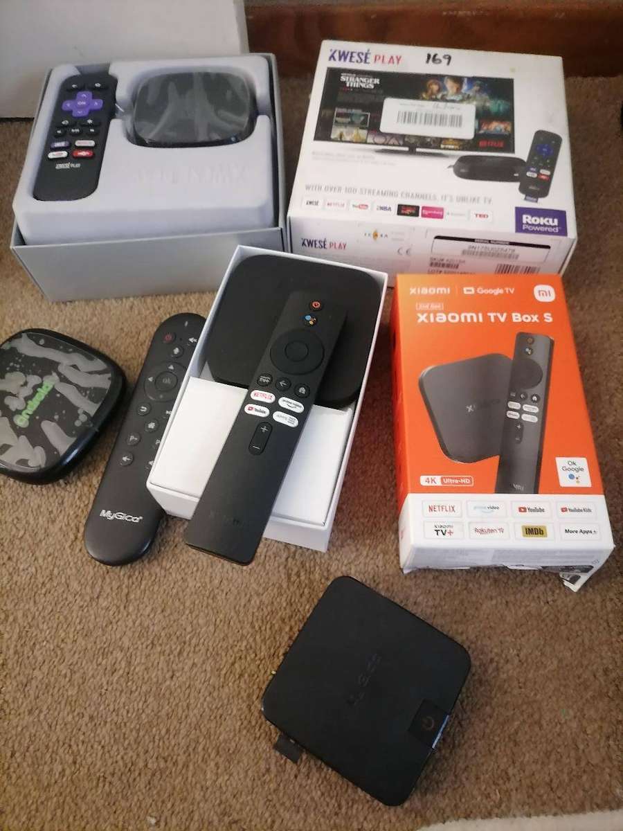 Lot of 4 x Smart TV Boxes - No Power Cords