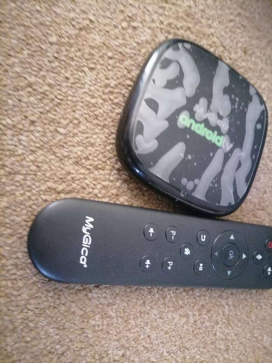 Lot of 4 x Smart TV Boxes - No Power Cords