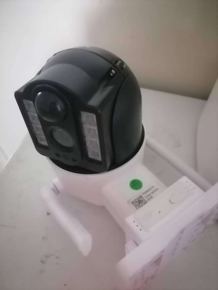 Lot of electronics - one bid for the lot