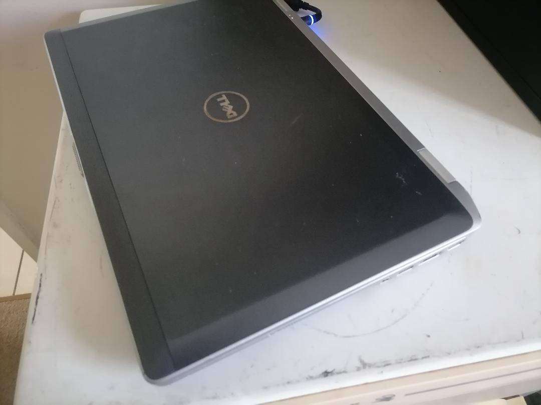 DELL E6520, CORE i7, 250GB HD, 8GB RAM,WIN 7 PRO, BUILT-IN 3G, CAM, DVD RW, ETC