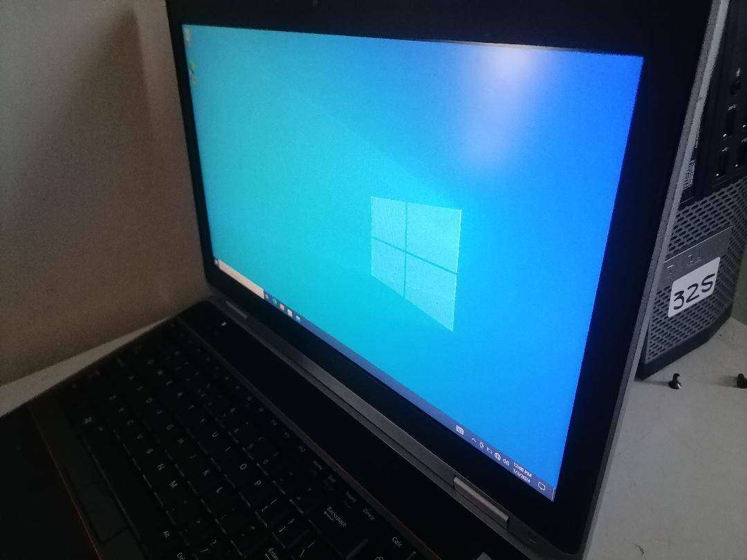 DELL E6520, CORE i7, 250GB HD, 8GB RAM,WIN 7 PRO, BUILT-IN 3G, CAM, DVD RW, ETC