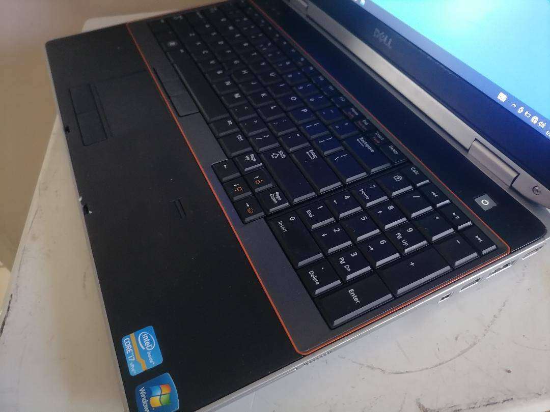 DELL E6520, CORE i7, 250GB HD, 8GB RAM,WIN 7 PRO, BUILT-IN 3G, CAM, DVD RW, ETC