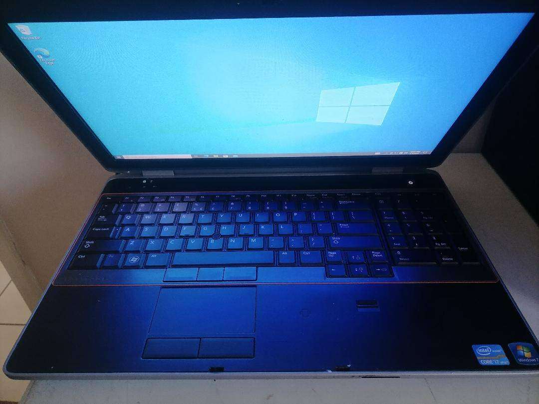 DELL E6520, CORE i7, 250GB HD, 8GB RAM,WIN 7 PRO, BUILT-IN 3G, CAM, DVD RW, ETC