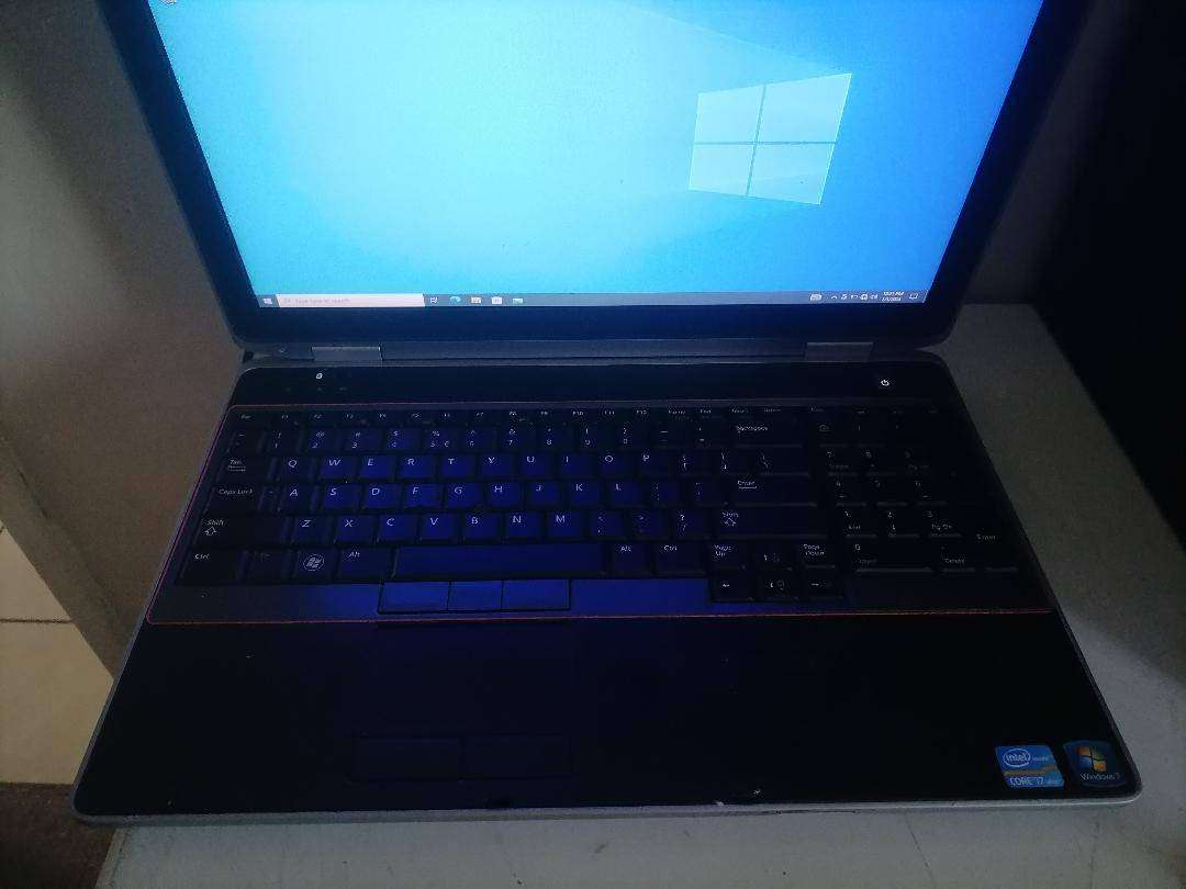 DELL E6520, CORE i7, 250GB HD, 8GB RAM,WIN 7 PRO, BUILT-IN 3G, CAM, DVD RW, ETC