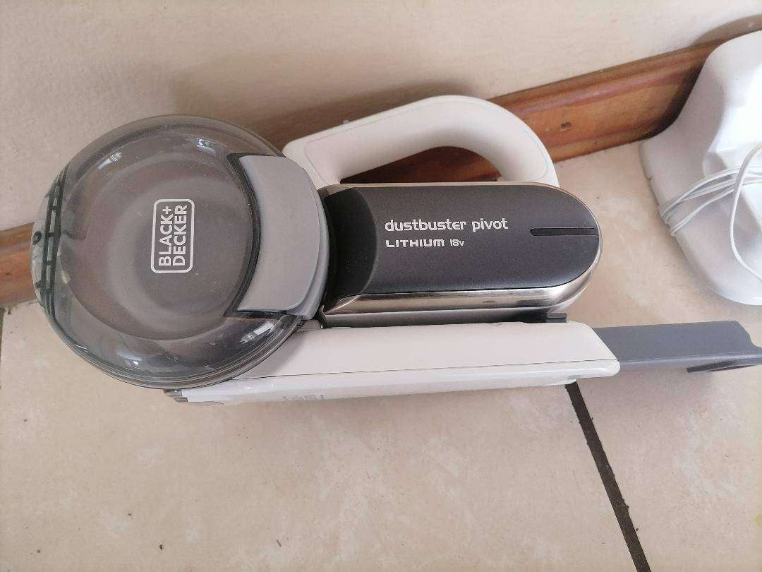 Black & Decker Dustbuster Powerful Pivot Hand-held Vacuum Cleaner  (not powering on)
