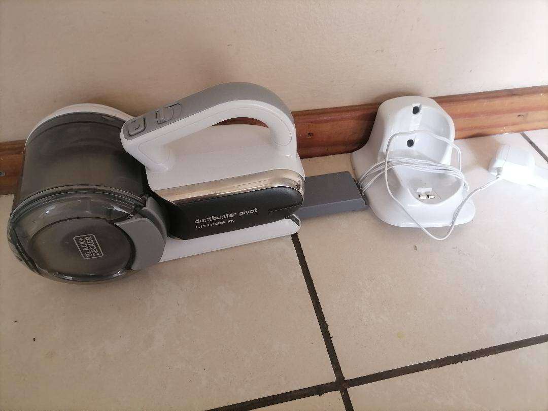 Black & Decker Dustbuster Powerful Pivot Hand-held Vacuum Cleaner  (not powering on)