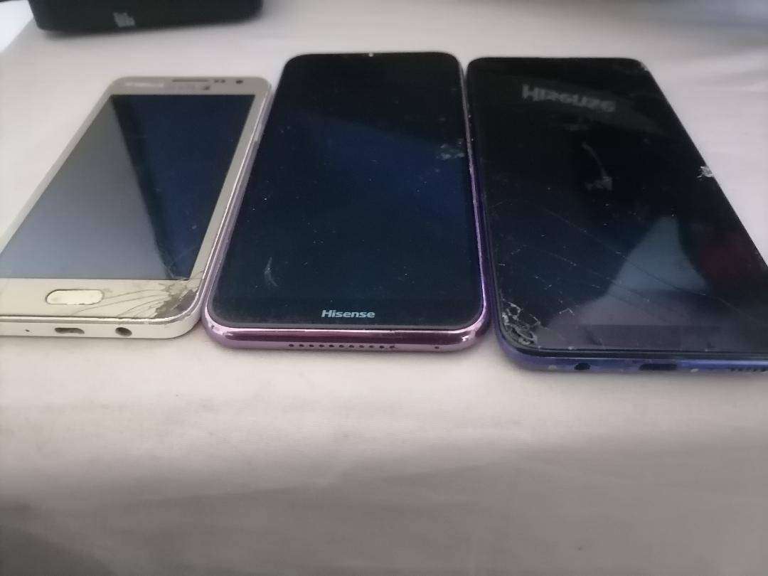 Lot of 3 cellphones