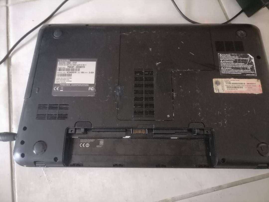 i5 (2nd Gen)Toshiba Satellite C850-F21F 15.6" Notebook Computer, 4gb ram, 500gb hdd*original charger