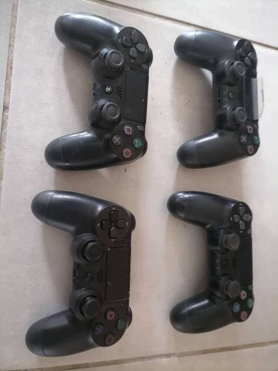 *LOT OF 4 x SONY PLAYSTATION 4 WIRELESS CONTROLLERS*ONE BID FOR LOT*WORKING*
